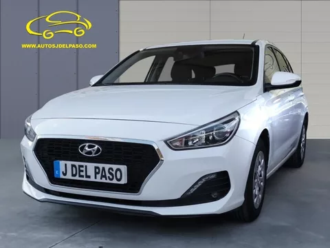 HYUNDAI i30 i30 1.4 MPI Essence 100