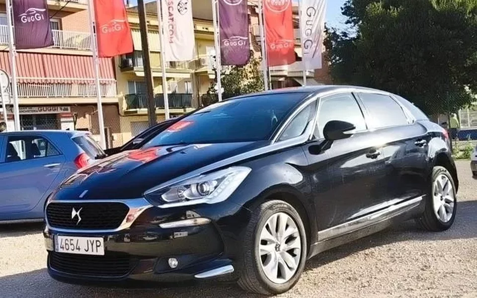 DS DS5 BlueHDi 120 S&S Style - 8300€ en Torredembarra