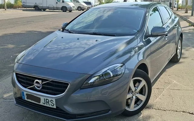 VOLVO V40 V40 D3 Momentum 150