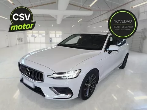 VOLVO V60 2.0 T6 AWD Recharge Core Auto