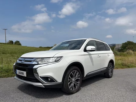 MITSUBISHI Outlander Outlander 220DI-D Motion 2WD 7pl.