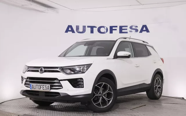 Ssangyong Korando G15T LINE AUTO 4X2 163CV 5P # NAVY,PARKTORNIC,CAMARA TRASERA