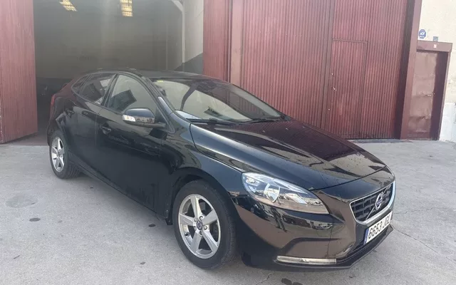 VOLVO V40 V40 D2 Momentum 120