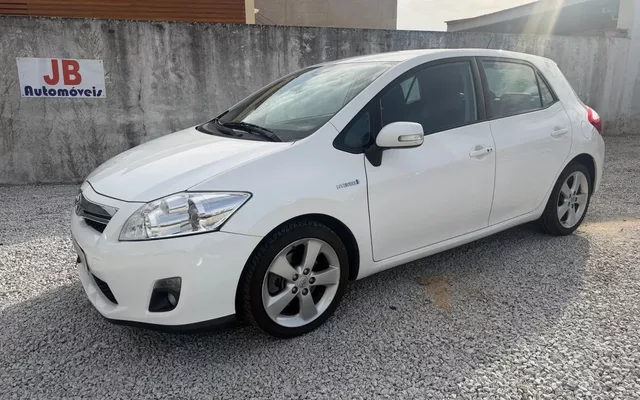 Toyota Auris 1.8 HSD Comfort +P.Sport+Navi