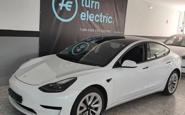 Tesla Model 3 Standard Range Plus RWD