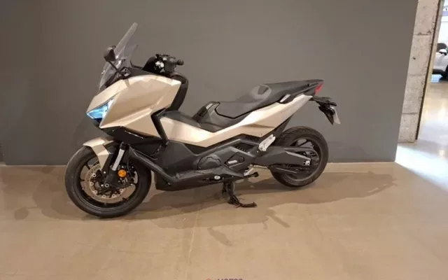 Honda Forza 750