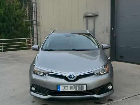 Toyota Auris Touring Sports 1.8 HSD Square Collection