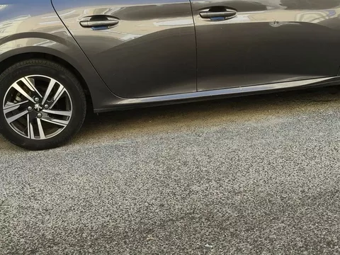 Peugeot 208 PureTech 100 EAT8 Active