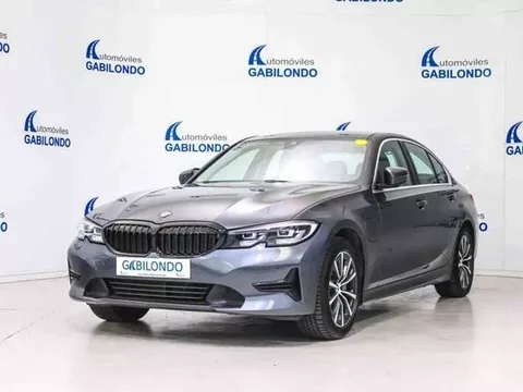 BMW Serie 3 330e Business Design