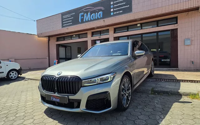 BMW 745 e iPerformance Pack M Auto