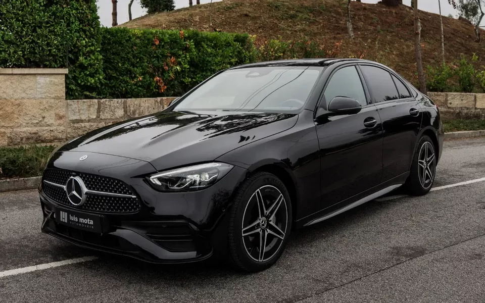 Mercedes-Benz C 300 e 9G-TRONIC AMG Line