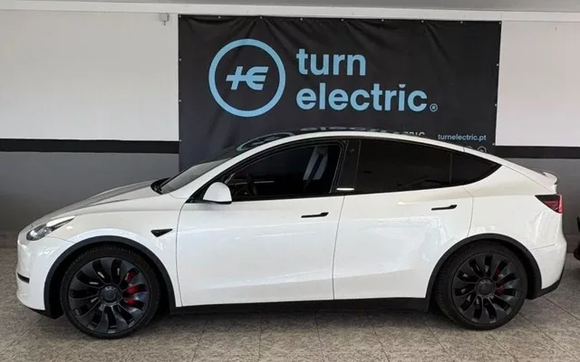 Tesla Model Y Performance Dual Motor AWD