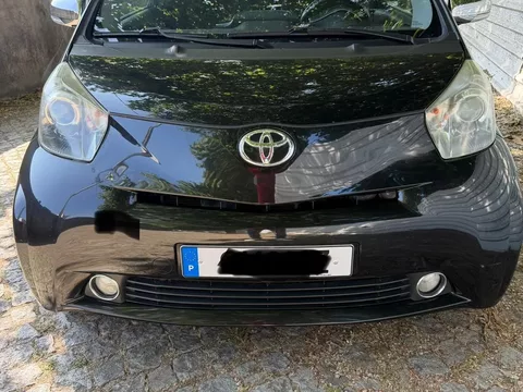 Toyota iQ