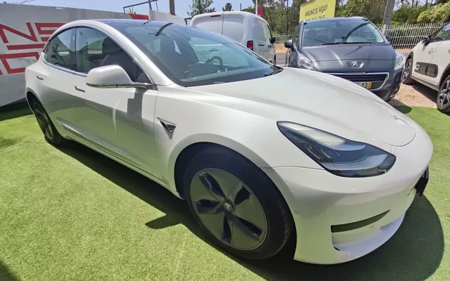 Tesla Model 3 Tração Traseira