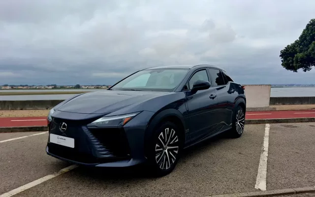 Lexus RZ 300e Premium
