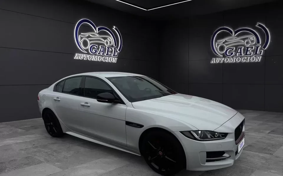 JAGUAR XE XE 2.0 Diesel R-Sport AWD Aut. 180