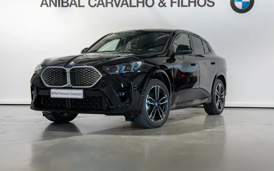 BMW iX2 eDrive20 Pack Desportivo M