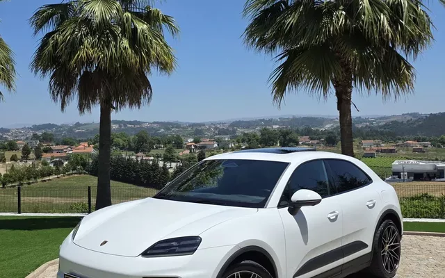 Porsche Macan Electric