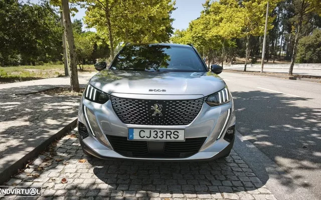 Peugeot e-2008 50 kWh GT