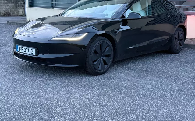 Tesla Model 3 Tração Traseira Premium