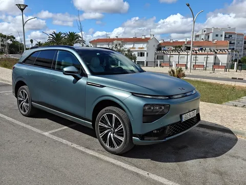 Xpeng G9 98 kWh AWD Performance + Gancho de Reboque