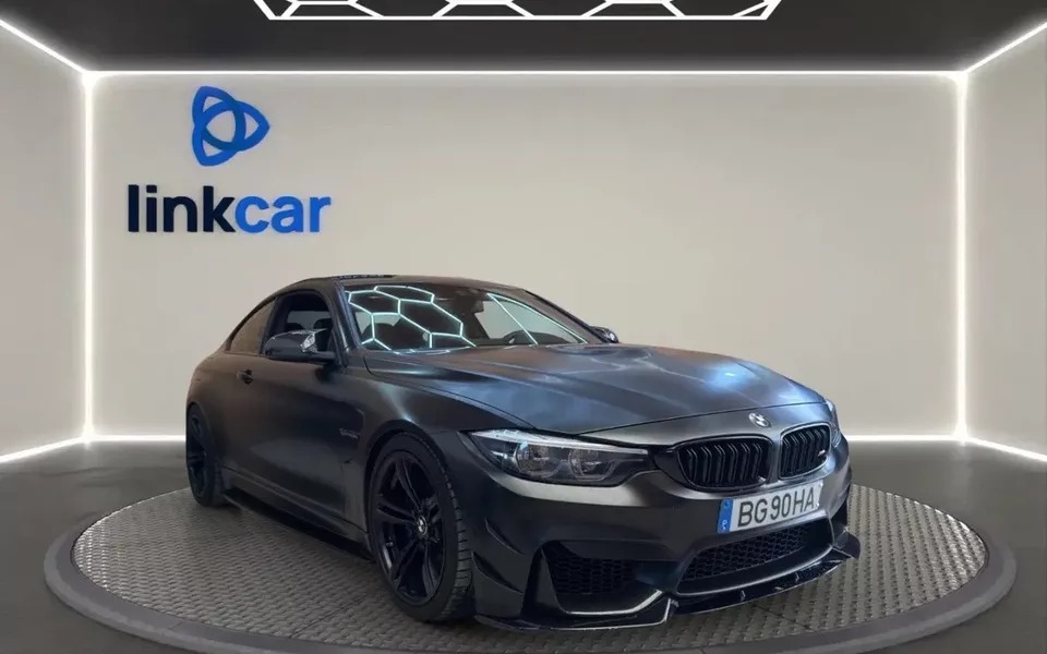 BMW M4 DKG Competition