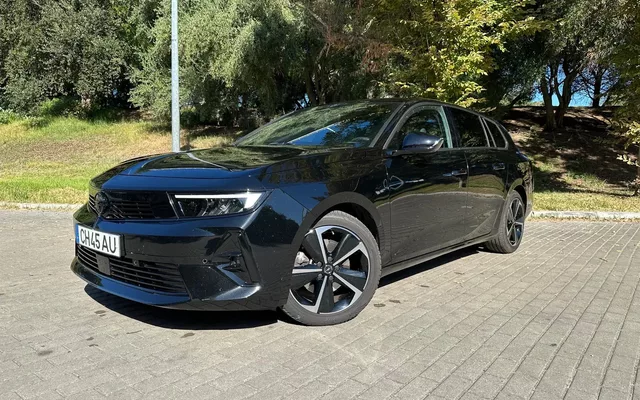 Opel Astra Sports Tourer 1.2 T GS Line Aut.