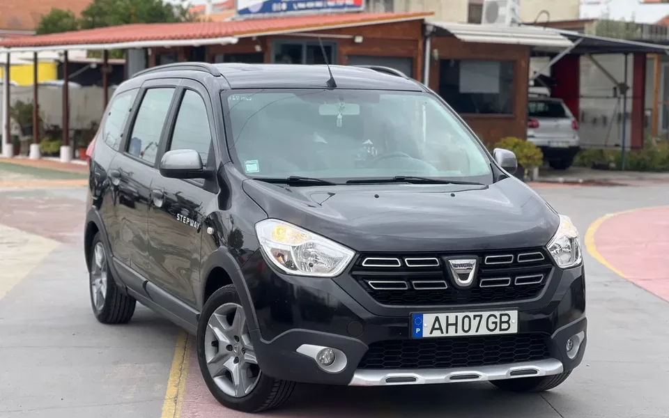 Dacia Lodgy 1.5 Blue dCi Stepway 7L