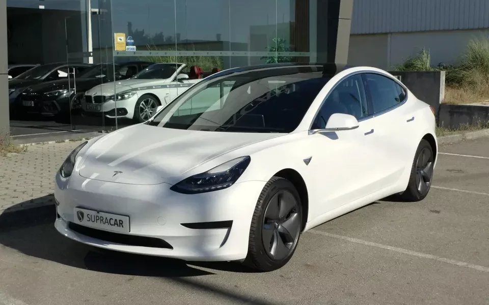 Tesla Model 3 Standard Range Plus RWD