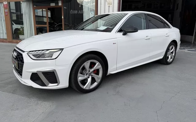 AUDI A4 A4 30 TDI S line S tronic 100kW