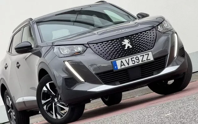 Peugeot 2008 1.5 BlueHDi Allure EAT8