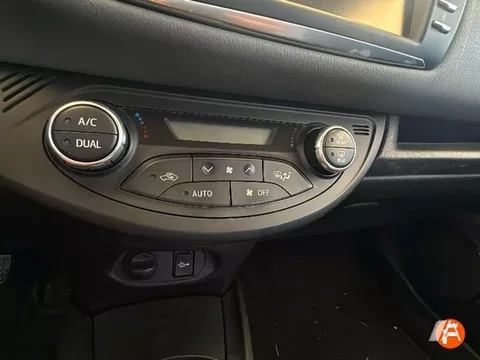 TOYOTA Yaris Yaris 1.5 Active