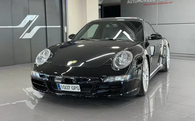 PORSCHE 911 911 Carrera 4 Coupé