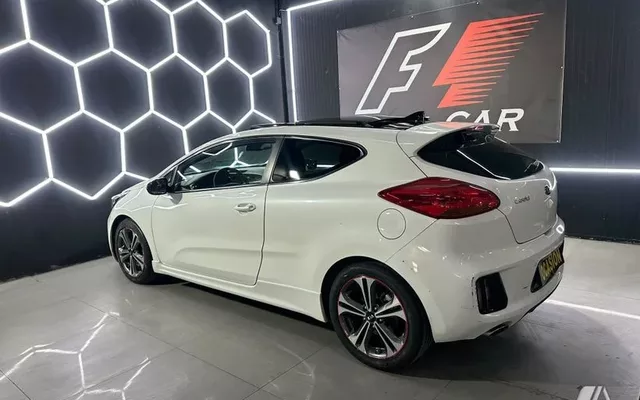 KIA Cee´d Pro_Cee´d 1.6CRDI VGT GT Line 136