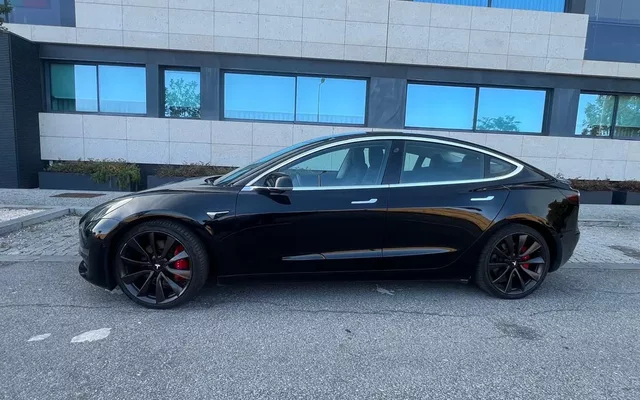 Tesla Model 3 Long Range AWD Dual Motor Performance