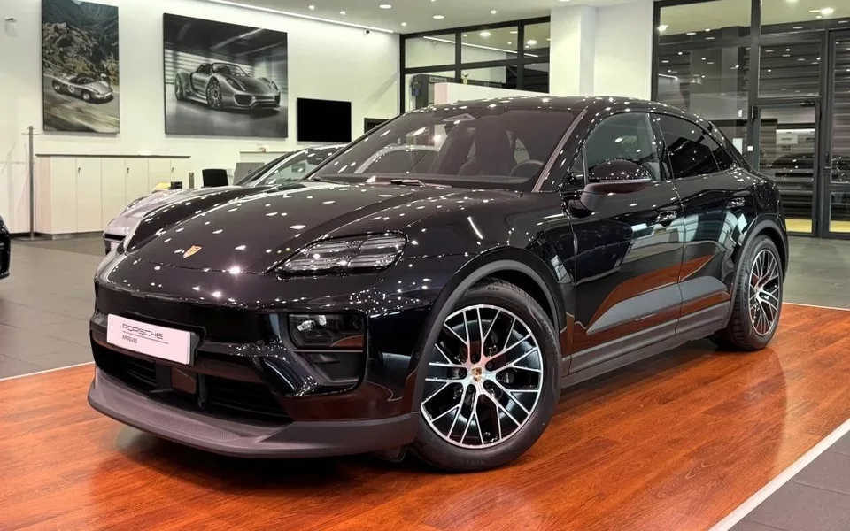 PORSCHE Macan Macan 4