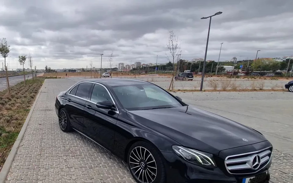 Mercedes-Benz E 220