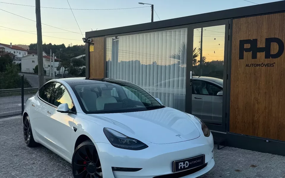 Tesla Model 3 Long Range AWD Dual Motor Performance