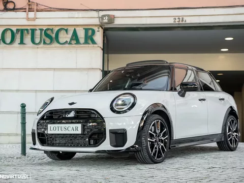 MINI 5 Portas Cooper Premium JCW Auto
