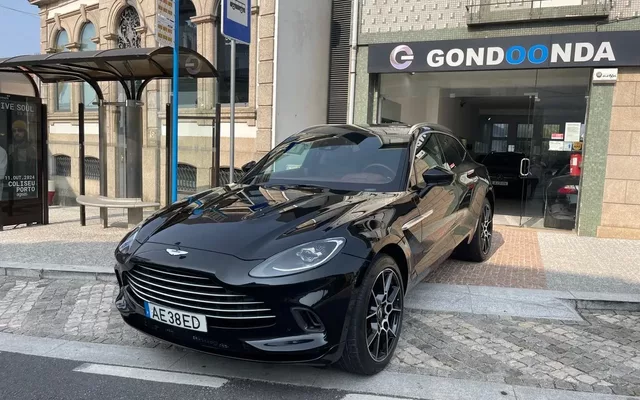 Aston Martin DBX Standard
