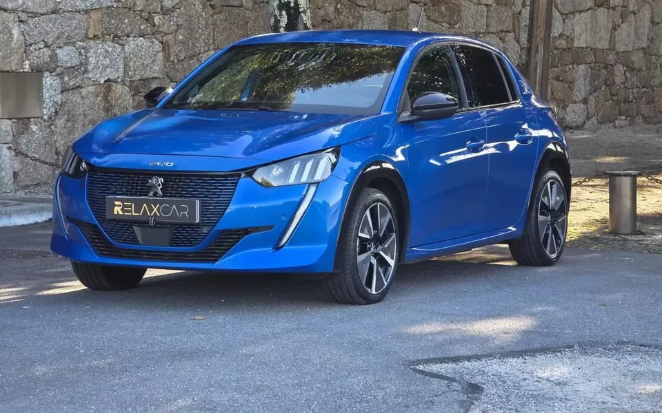 Peugeot e-208
