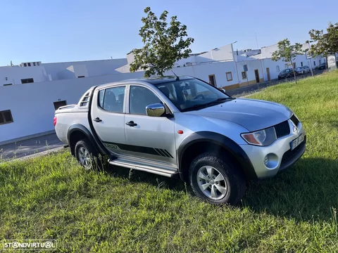 Mitsubishi L200 2.5 DI-D CD Strakar 2WD