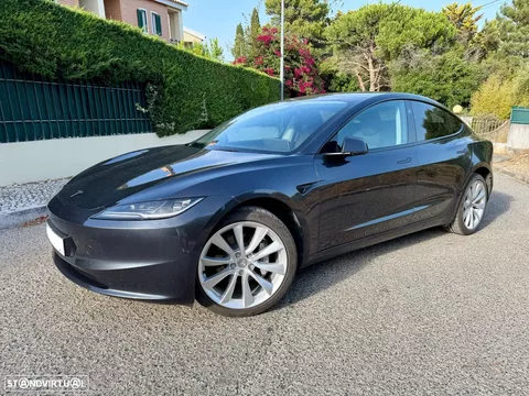 Tesla Model 3 Tração Traseira