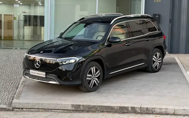 Mercedes-Benz EQB 250 Electric Art