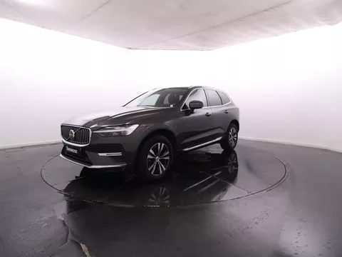 Volvo XC60 T6 PHEV Core AWD / Vidros Escurecidos / Teto Panoramico de Abrir / Cam. Traseira / JLL18