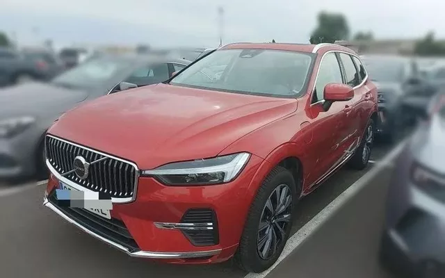 VOLVO XC60 2.0 T6 AWD Recharge R-Design Auto