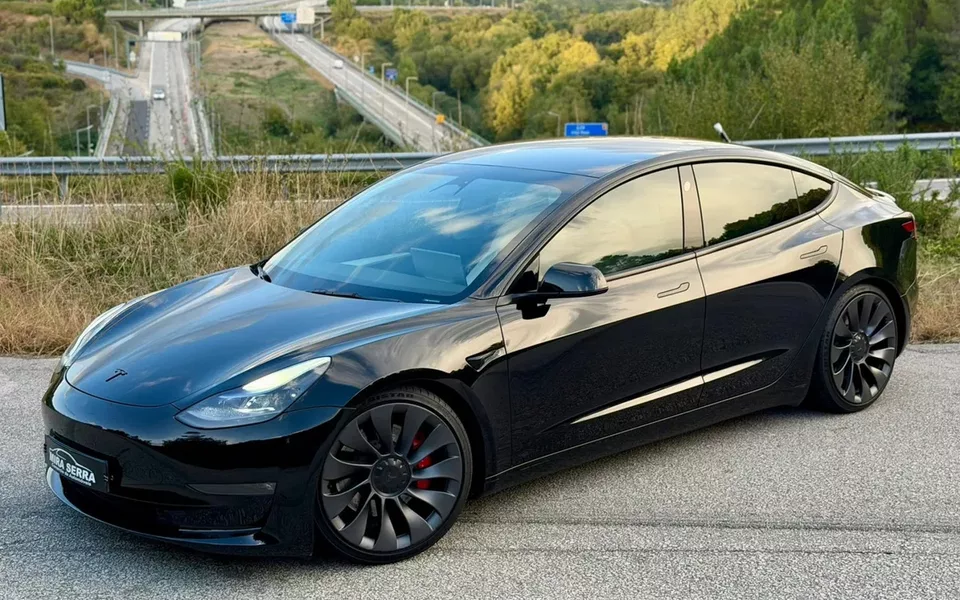 Tesla Model 3 Performance Tração Integral