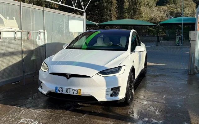 Tesla Model X 100D