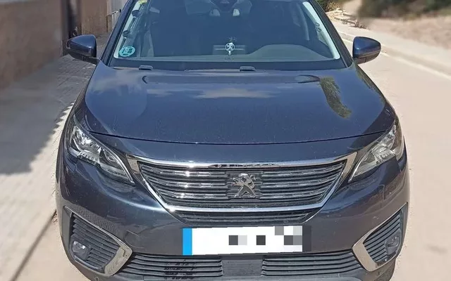 PEUGEOT 5008 Active 1.6L BlueHDi 88kW (120CV) S&S