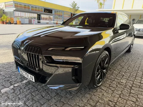 BMW i7 eDrive50 Pack Desportivo M Pro